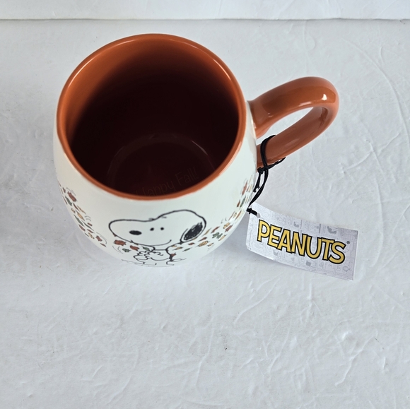 Peanuts 2024 HAPPY FALL Snoopy & Fall Autumn Leaves 18 oz Mug NWT! - Picture 4 of 4